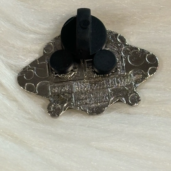 Disney Trading Pin - Picture 2 of 2